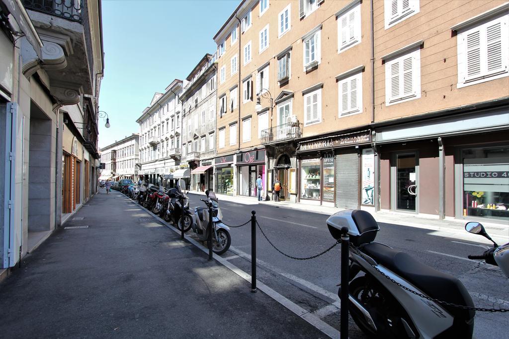 Residenza Corso Saba Hotel Triëst Buitenkant foto